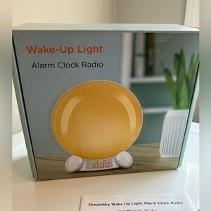 Alarm Clock Dream Sky Wake Up Digital AM/FM Radio Changeable Light Open Box
